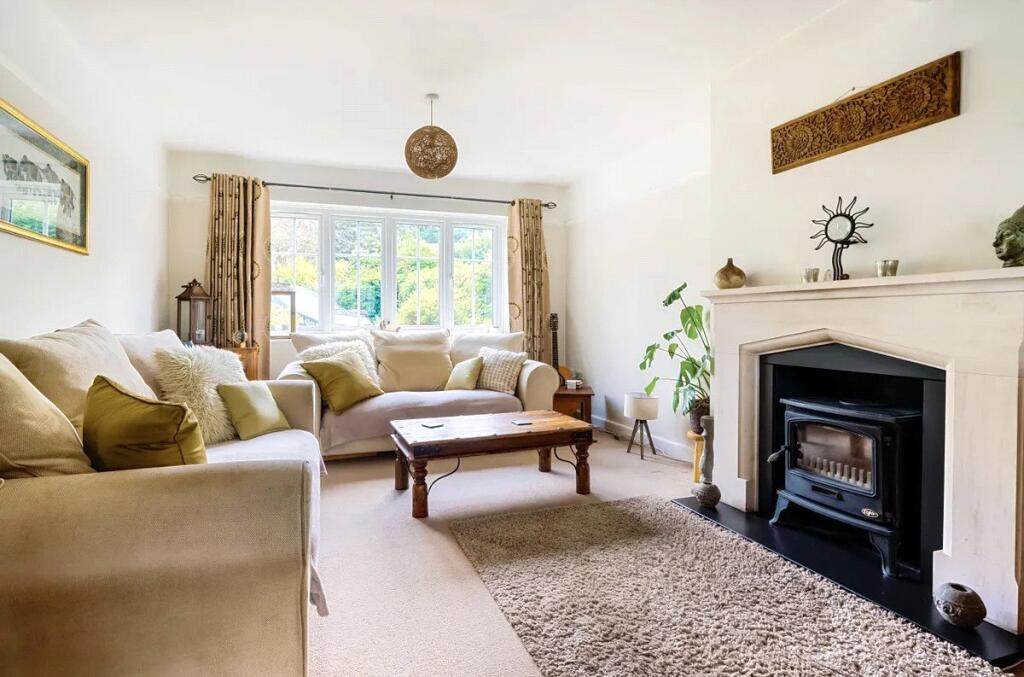 House in Hartfield, Upper Hartfield - More