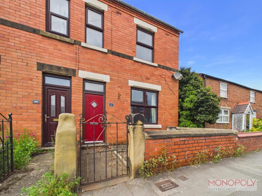 2-bed terraced on Holt Road, Wrexham, LL13, £118,000