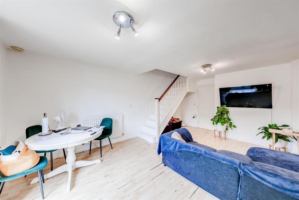 House in Dartford, Heath Side, Joydens Wood - View 3
