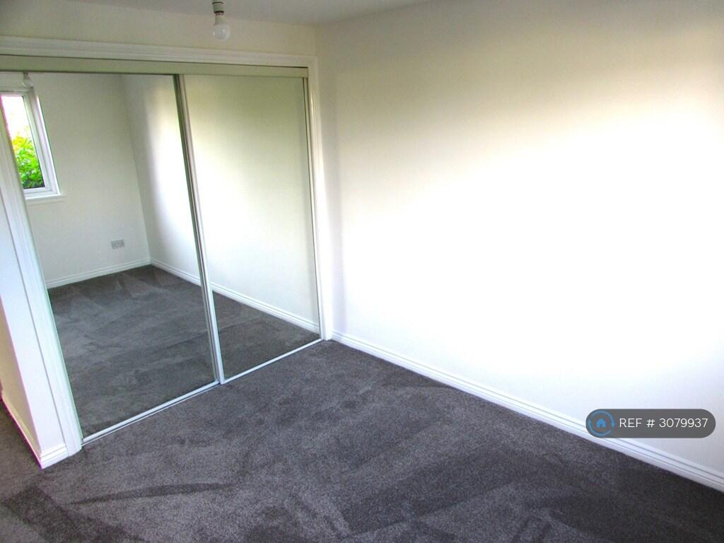 Apartment in Motherwell - More