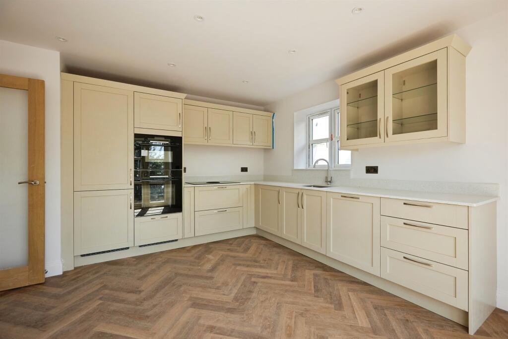House in Dorchester - View 4