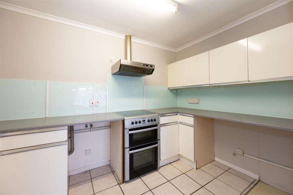 Spencer Close, Hayling Island photo 3