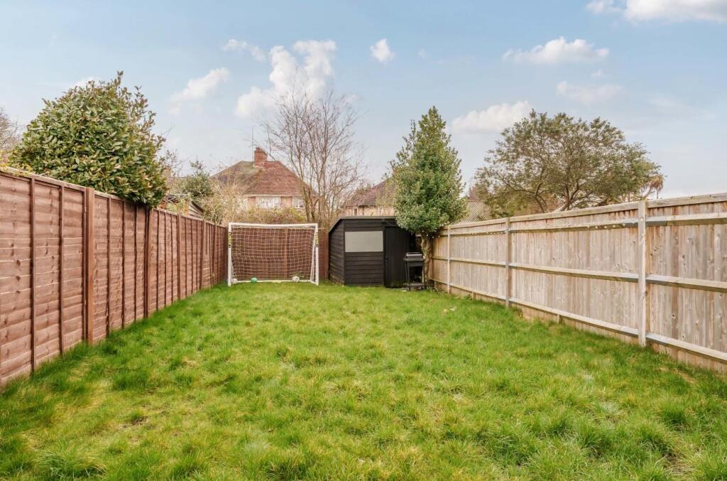 House in Surrey Heath, Surrey - View 5