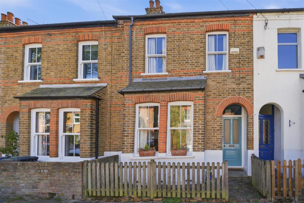 Main image of property: Edinburgh Road, Hanwell