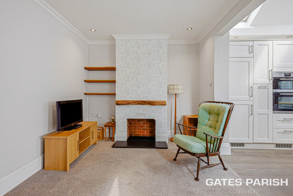 House in London, Upminster Bridge, Upminster - View 5