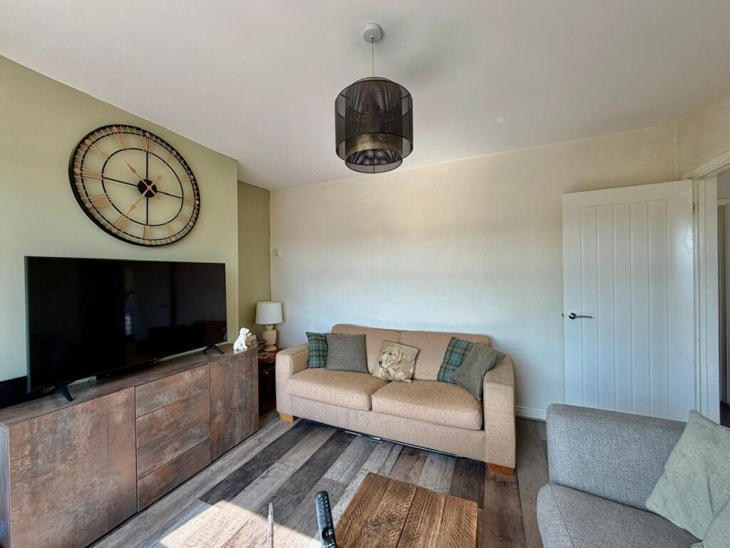 House in Newport - More