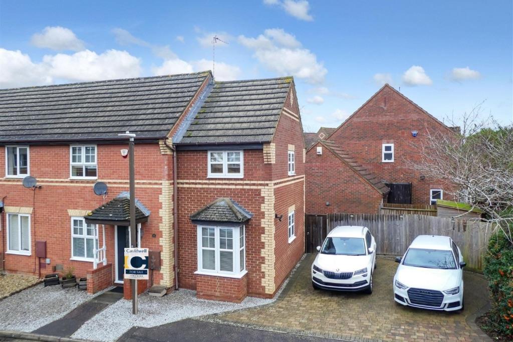3-bed semi-detached on Long Ayres, Caldecotte, Milton Keynes, £425,000
