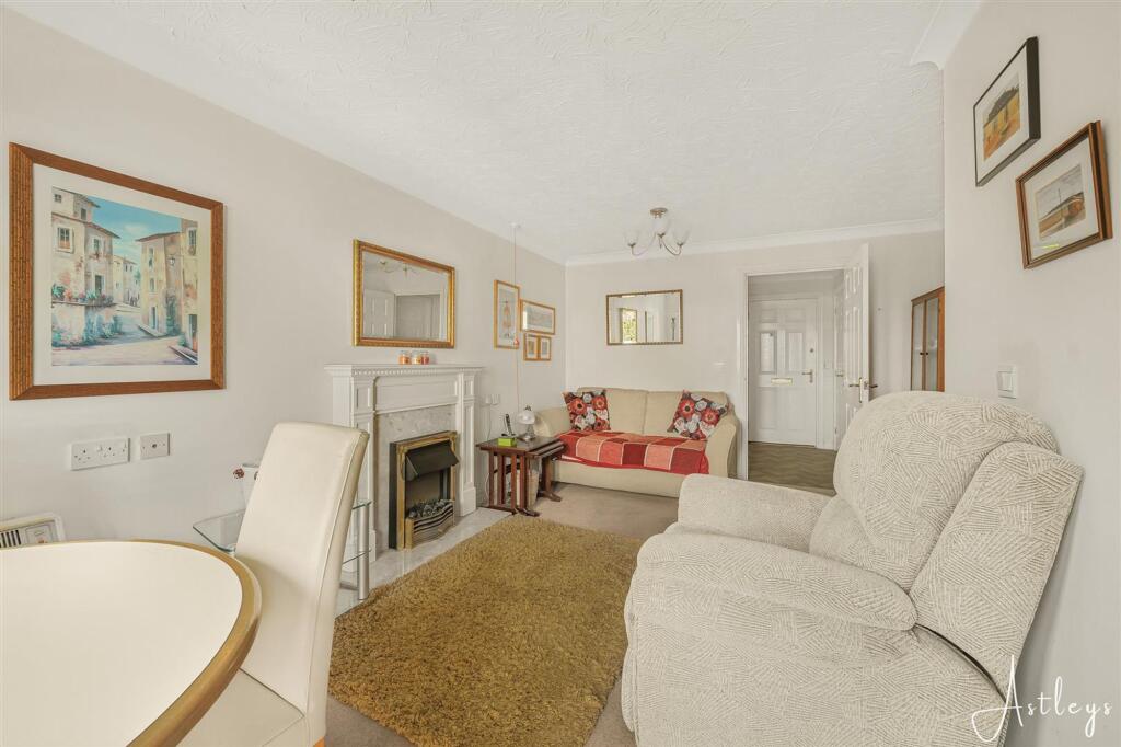 Apartment in Swansea - View 4