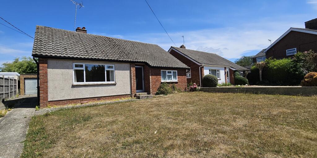 3-bed detached on Bergholt Road, Manningtree, CO11, £375,000