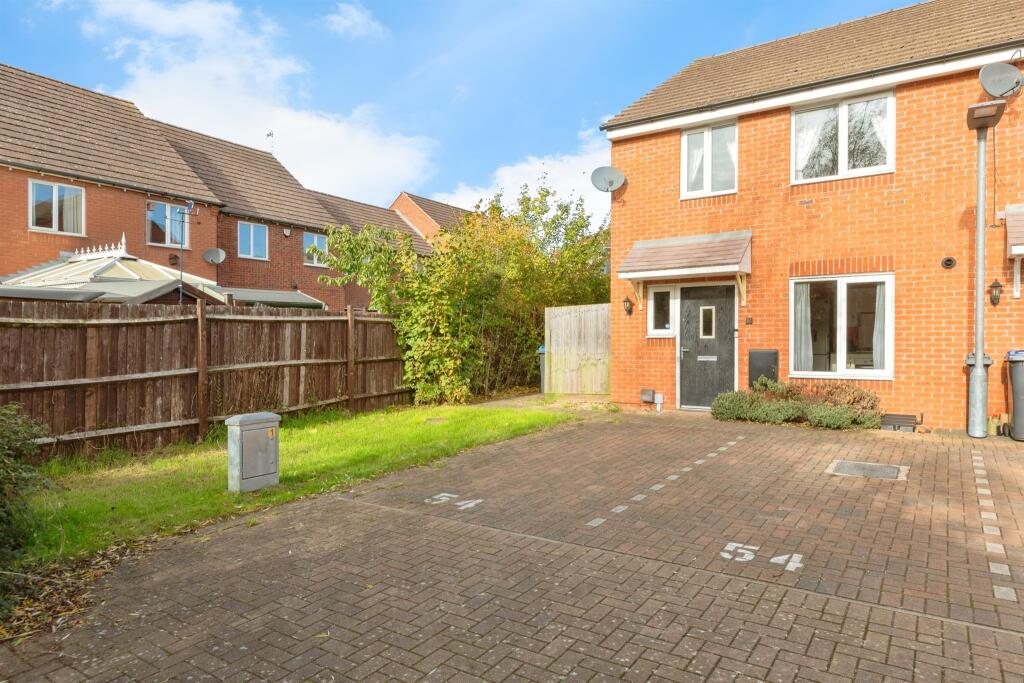 3-bed terraced on Sansome Drive, HINCKLEY, £67,500