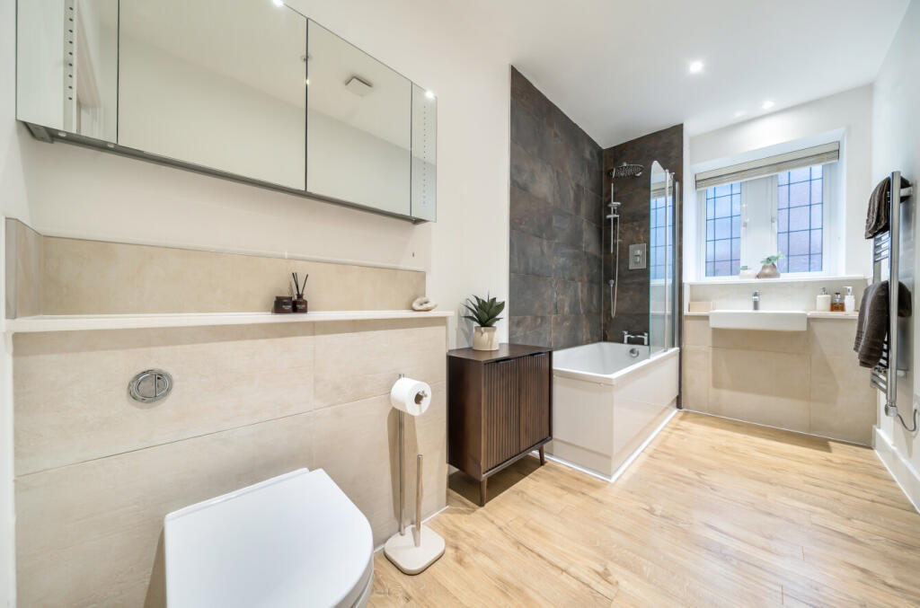 Acorn Way, Farnborough, Orpington, Kent, BR6 - More