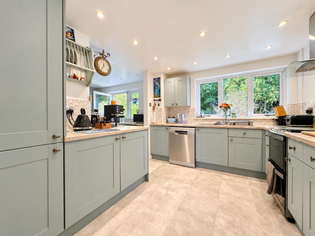 House in Northampton, West Northamptonshire - View 3