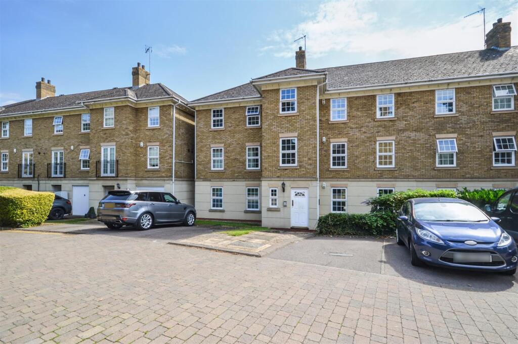 Main image of property: Scholars Court, Derngate, NN1