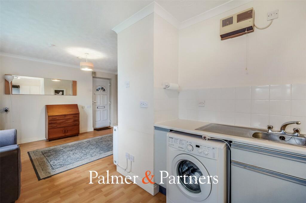 Apartment in Chelmsford, Chelmer Village, Chelmer - View 5