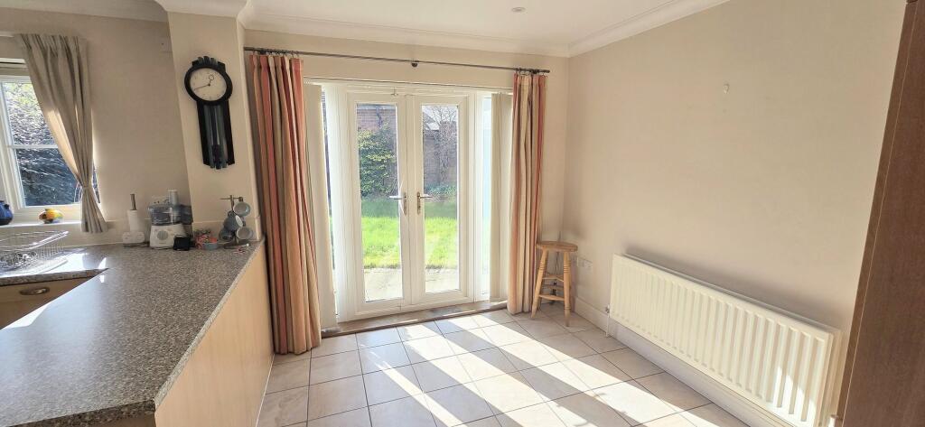 Tall Oaks, Lindfield, RH16 photo 5