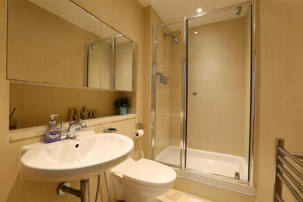 Apartment in London - More