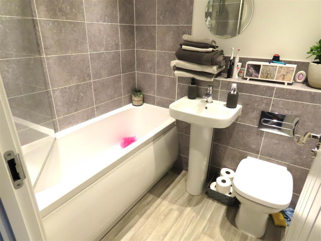 Turnberry Avenue, Blyth photo 5