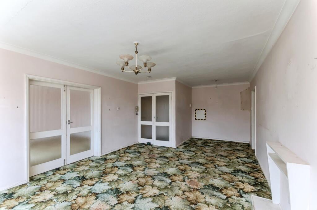 Apartment in Eastbourne, East Sussex - View 2