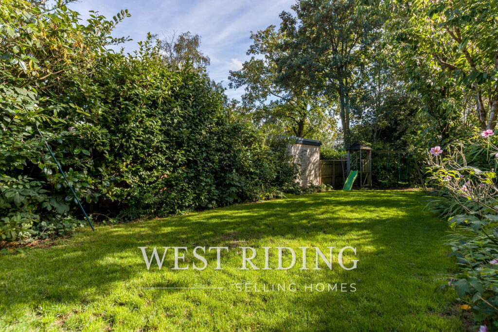 Lovers Lane, Grasscroft, Saddleworth photo 3