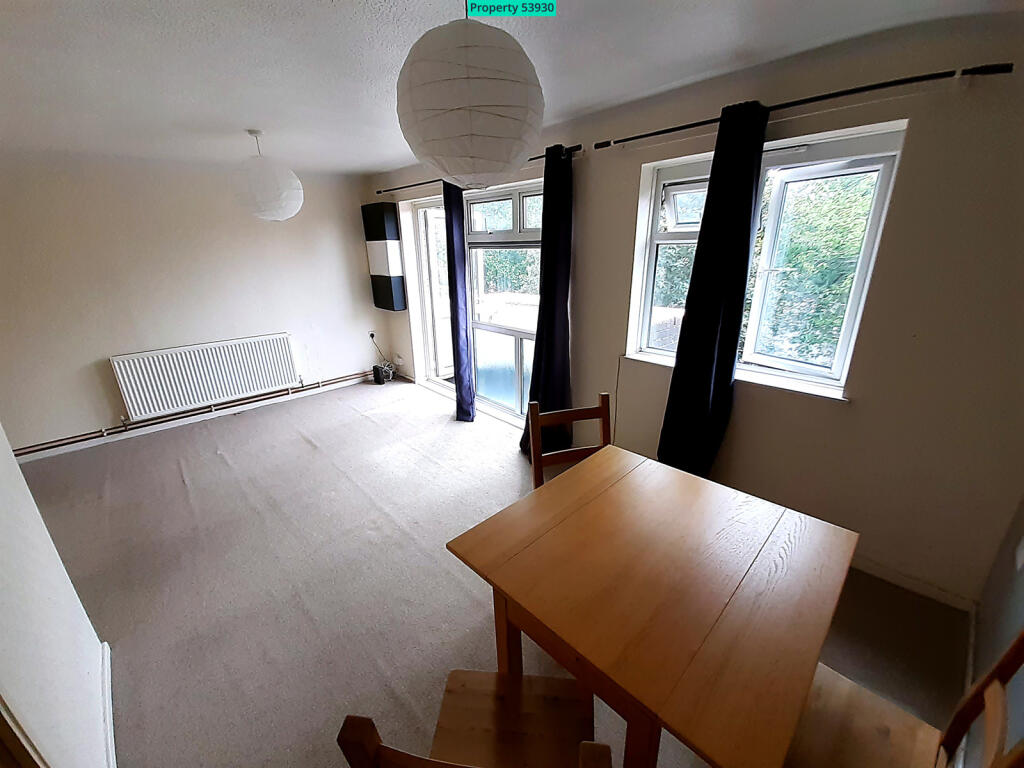 Apartment in Northampton - More