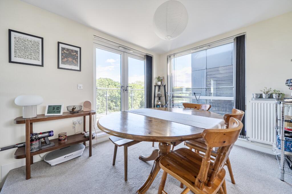 Apartment in Coventry - More
