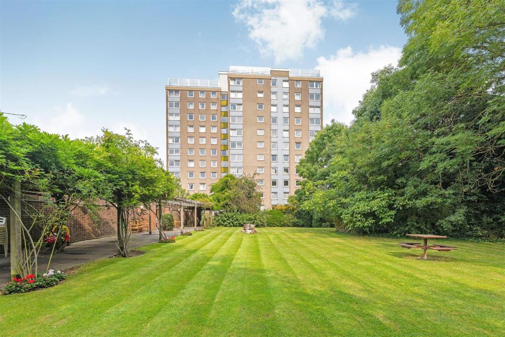 Main image of property: Deverill Court, Avenue Road, Penge, London, SE20