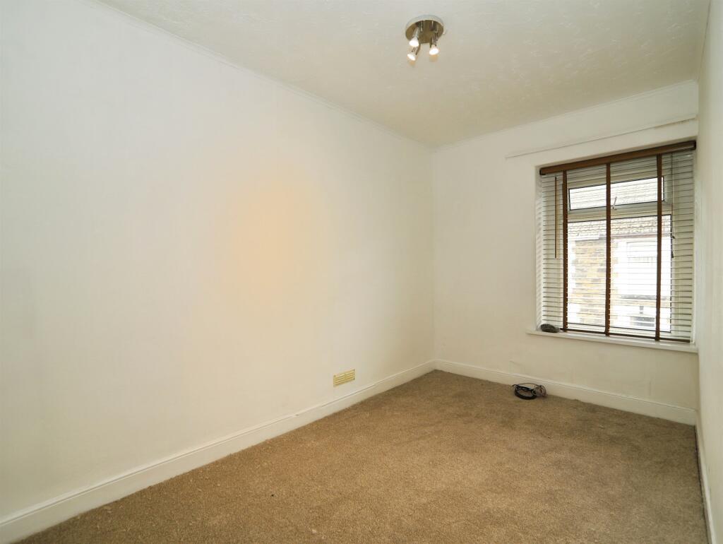 House in Pontypridd, Rhondda Cynon Taf - View 4