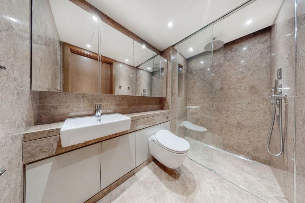 Apartment in London - More