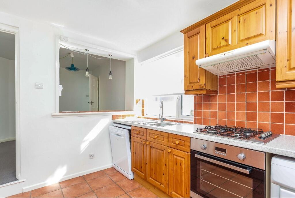 House in Redhill - View 3