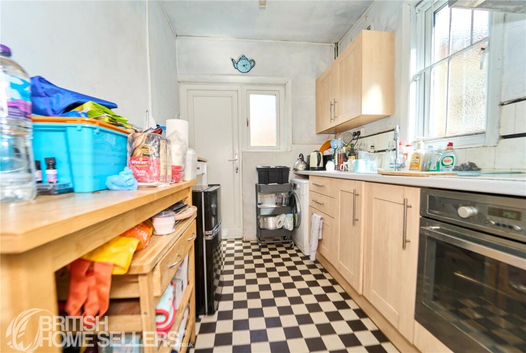 House in London, South Stanmore - More