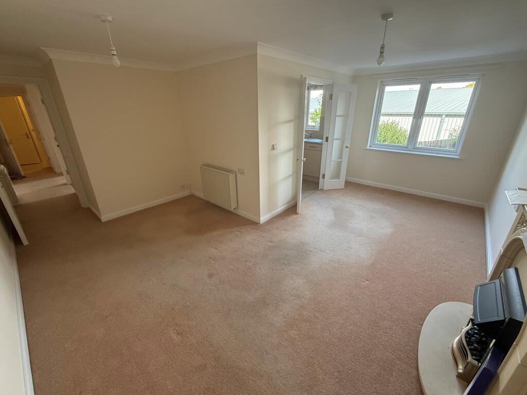 Apartment in Yeovil, Somerset - View 2