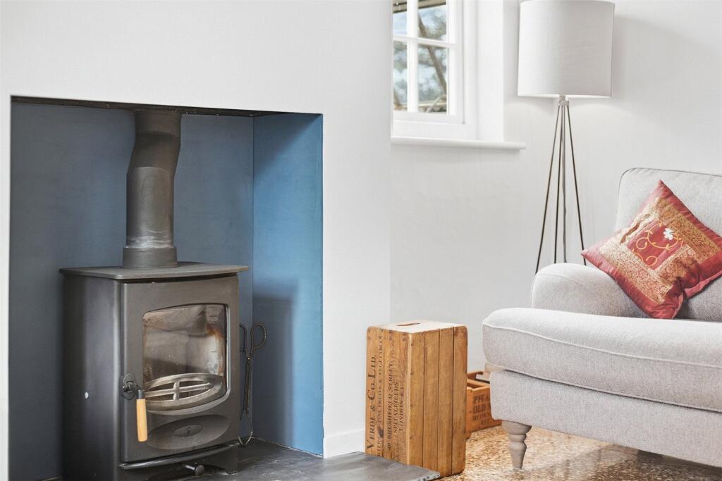 House in Newton Upon Derwent, Sutton upon Derwent - More
