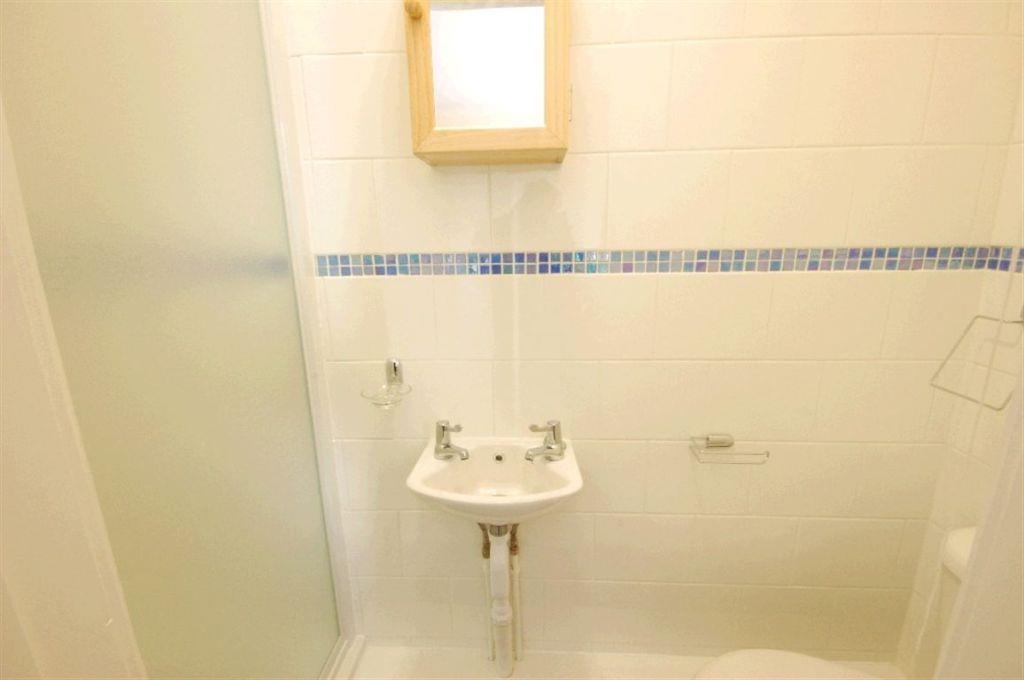 Apartment in Reading - View 4