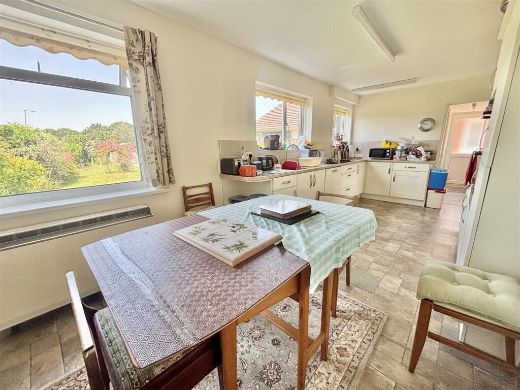 Sea View Road, Upton, Poole photo 4