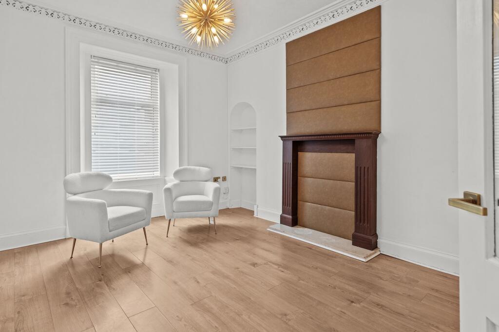 Apartment in Stirling, Lower Town, Braehead - View 2