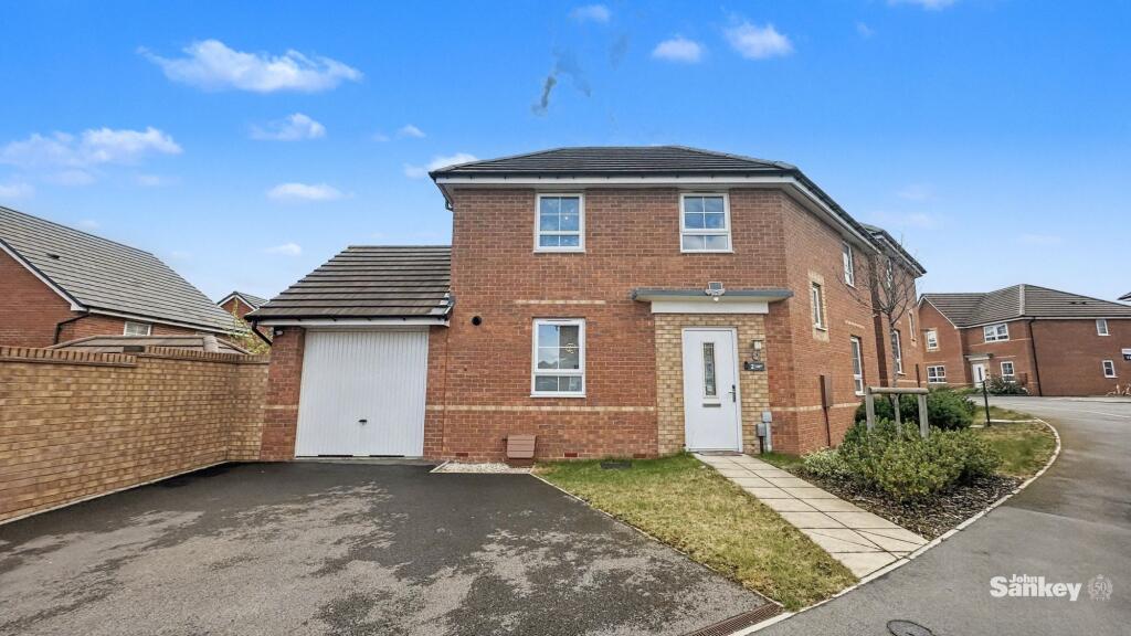3-bed detached on Phoenix Close, Mansfield, NG18, £275,000