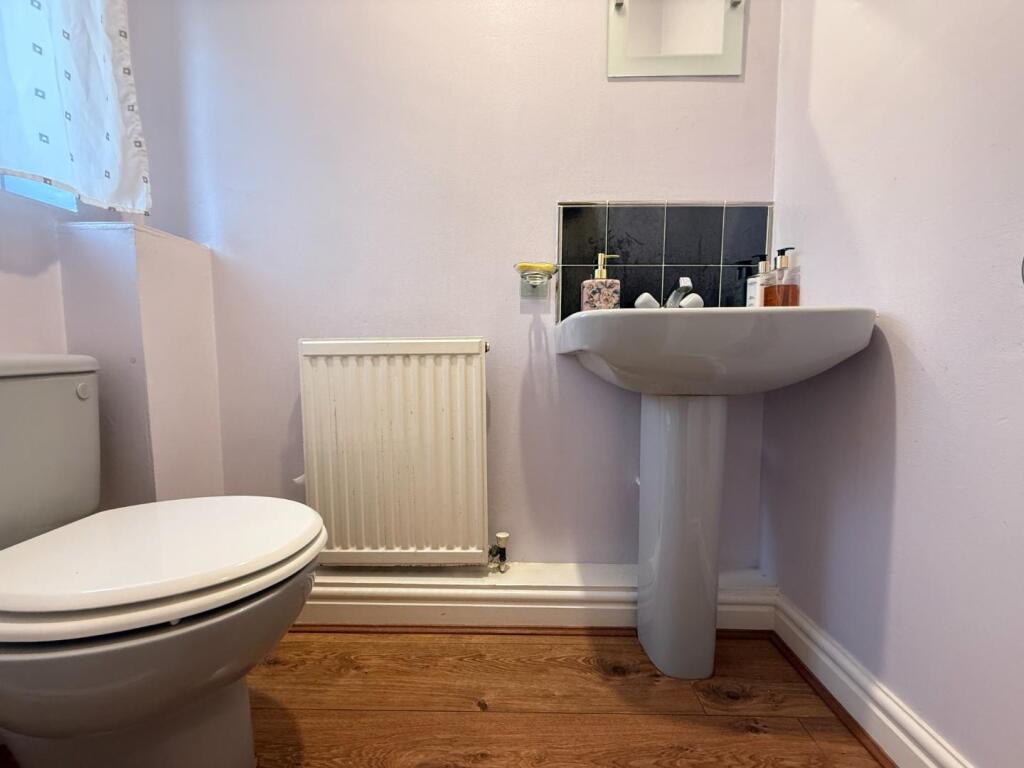 House in Wakefield - View 4