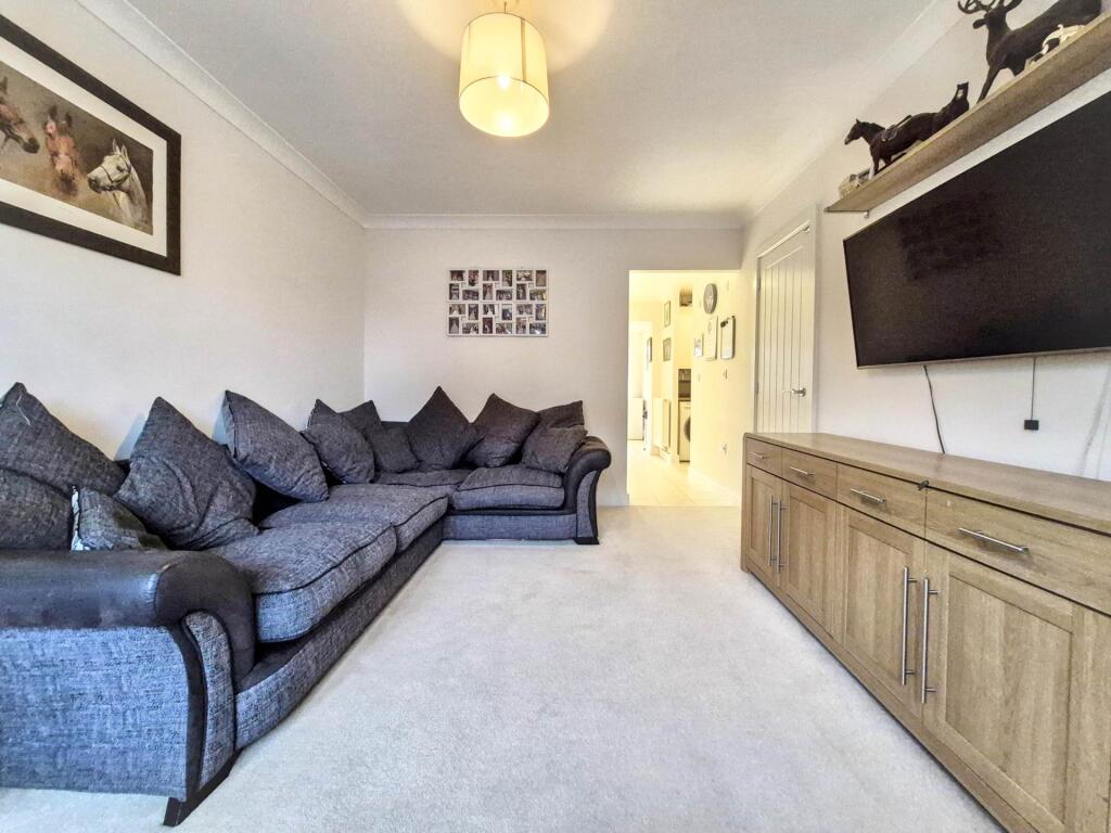 1, Sayers Court, Stoke Orchard, Cheltenham, Gloucestershire photo 3