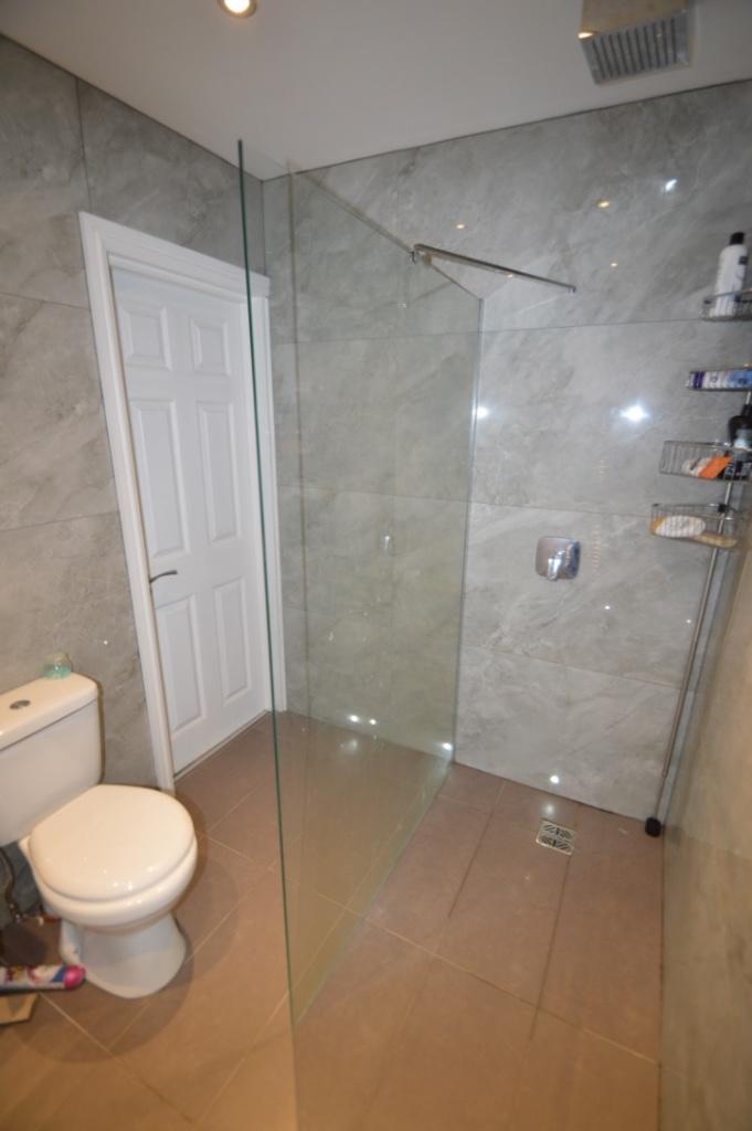 6 bedroom terraced house for rent