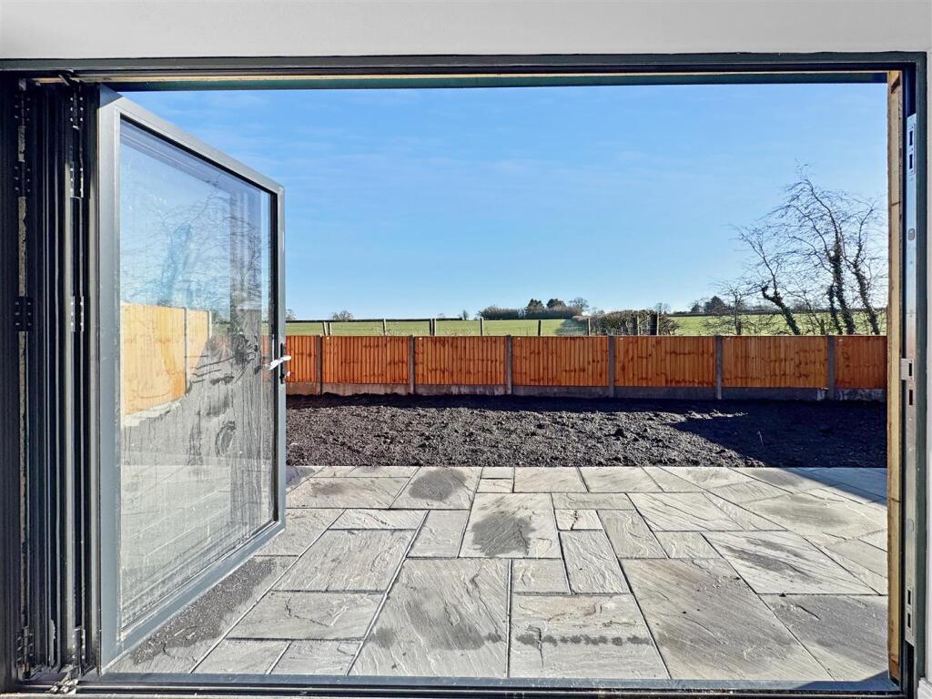 Bosworth Close, Broughton Astley. photo 4