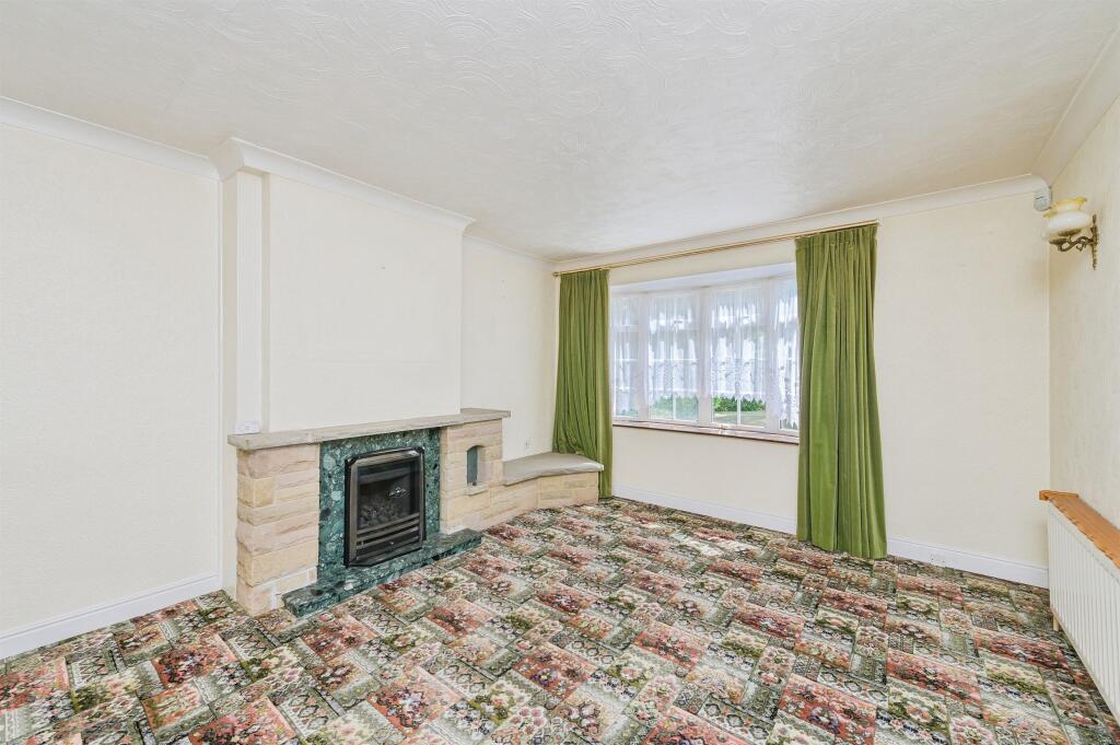Edgar Close, Tamworth - View 3