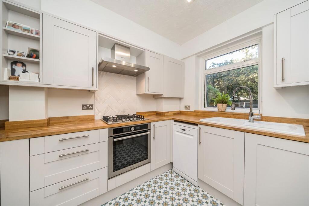 Apartment in London, Horn Park - View 4