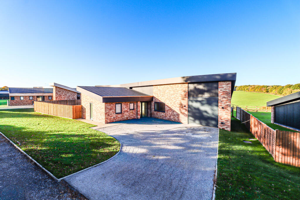 Main image of property: Windmill Road, Pepperstock, LU1