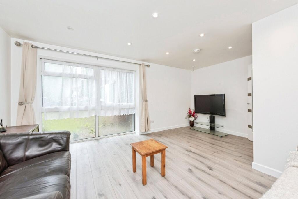 Apartment in London - More