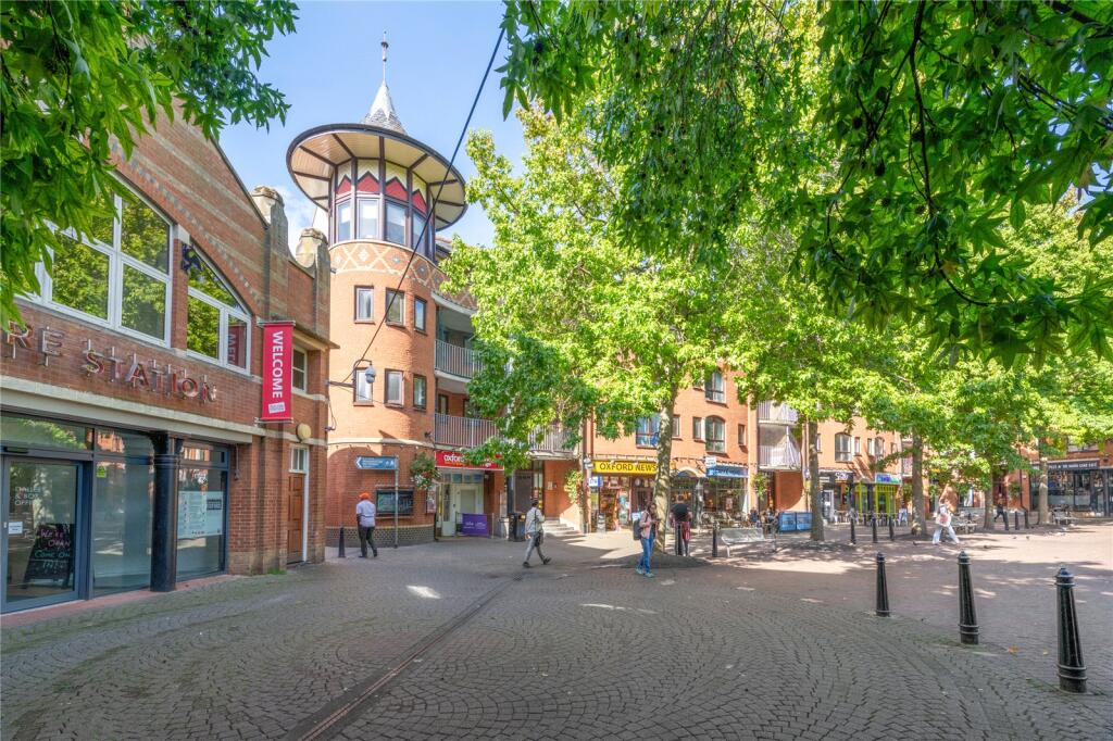 Main image of property: The Heyes, Gloucester Green, Oxford, OX1