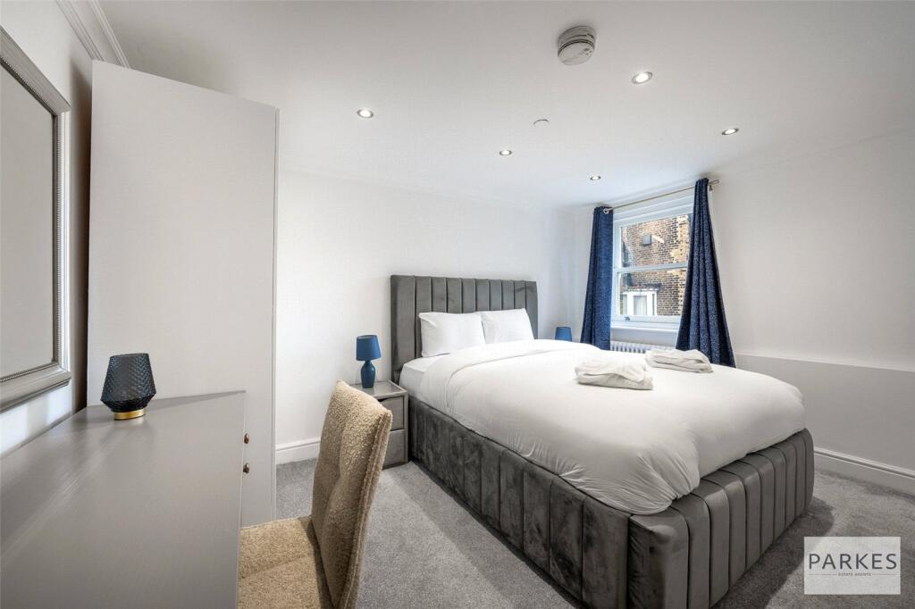 House in London - View 5