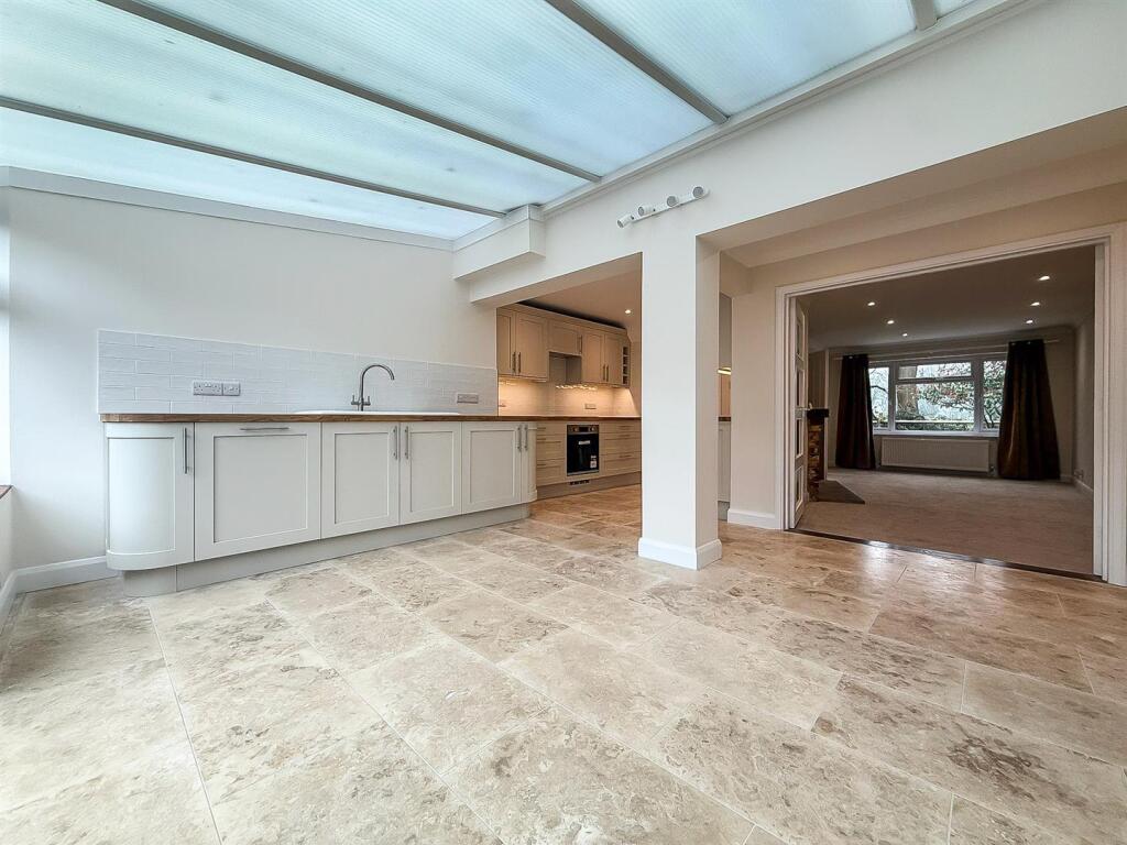 House in Havant, Hampshire - View 3