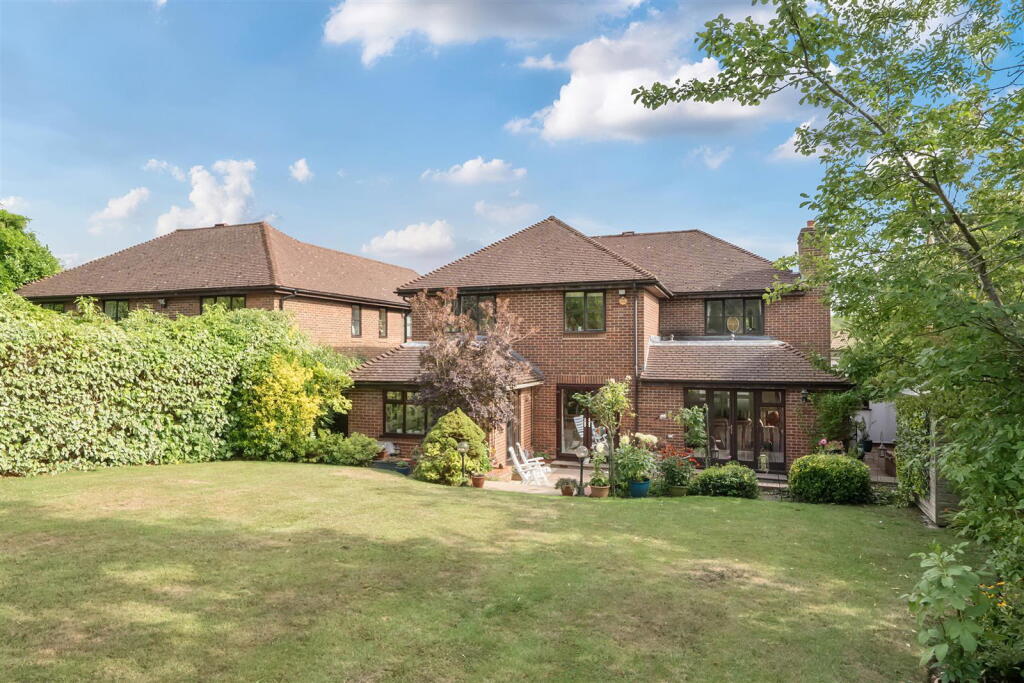 Greenbrook Avenue, Hadley Wood photo 4