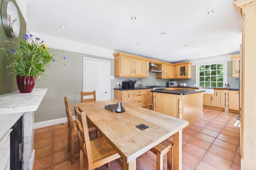 House in Wokingham - View 3