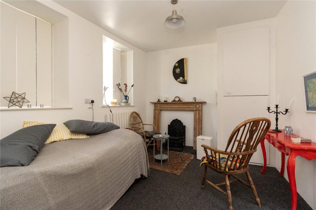 Apartment in Truro - View 3
